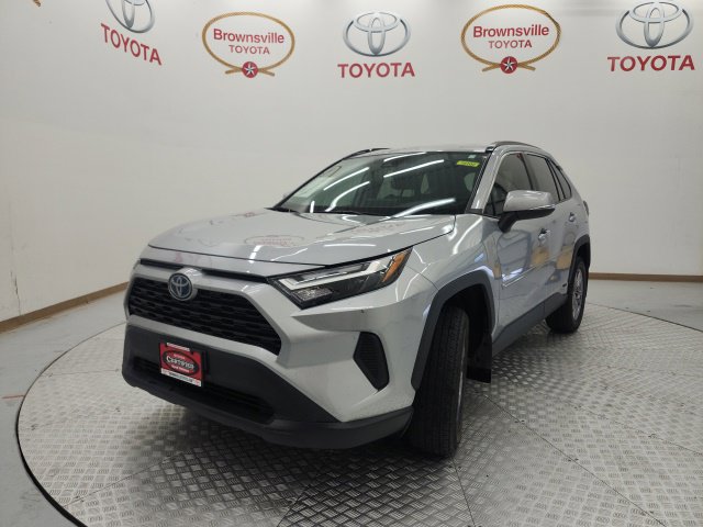 Used 2024 Toyota RAV4 XLE AWD/4WD image 2
