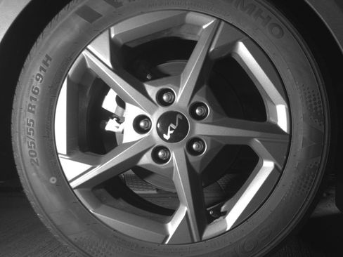 Used 2025 Kia K4 LXS image 15