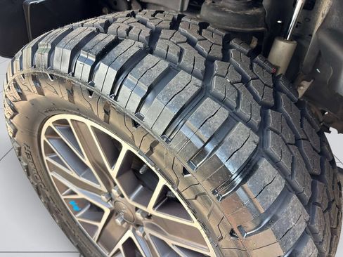 Used 2023 Jeep Wrangler Unlimited Sahara AWD/4WD image 10