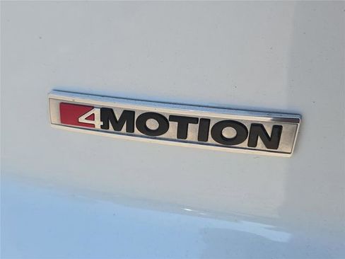 Used 2022 Volkswagen Atlas Cross Sport SEL R-Line AWD/4WD image 7