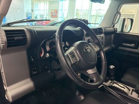 Used 2012 Toyota FJ Cruiser 4WD w/ Upgrade Pkg image 16