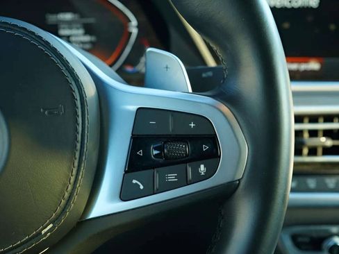 Used 2022 BMW X6 xDrive40i w/ Executive Package image 37