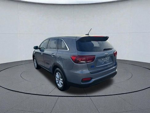 Used 2020 Kia Sorento LX image 3