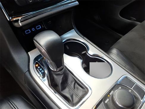 Used 2022 Jeep Grand Cherokee Laredo X image 21