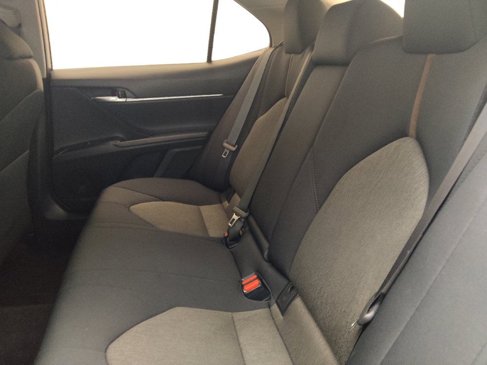 Used 2020 Toyota Camry LE FWD image 18