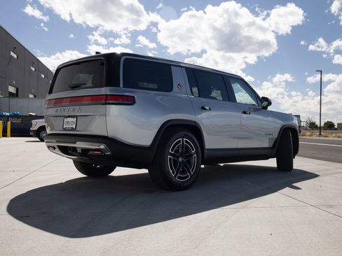 Used 2025 Rivian R1S Adventure image 6