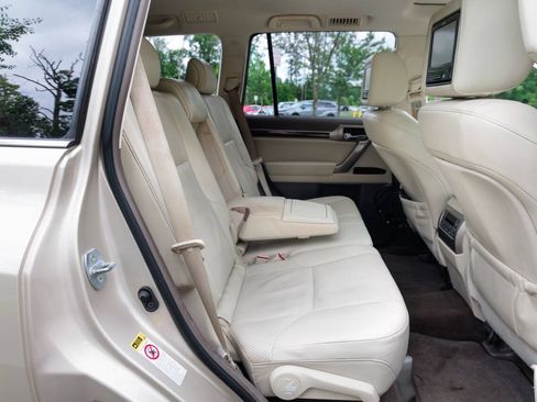 Used 2010 Lexus GX 460 w/ Comfort Plus Pkg AWD/4WD image 24
