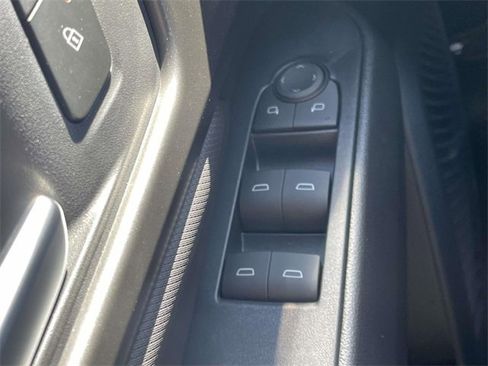 New 2026 Chevrolet Equinox EV LT image 17