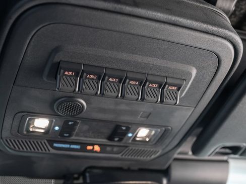 Used 2025 Ford Bronco Raptor AWD/4WD image 32