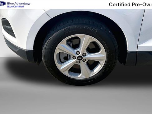 Certified 2024 Ford Edge SEL w/ Convenience Package AWD/4WD image 3