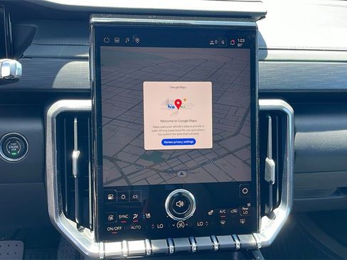 New 2025 GMC Acadia AT4 w/ Luxury Package image 18