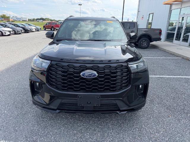 Certified 2025 Ford Explorer ST-Line w/ ST-Line Street Pack AWD/4WD image 3