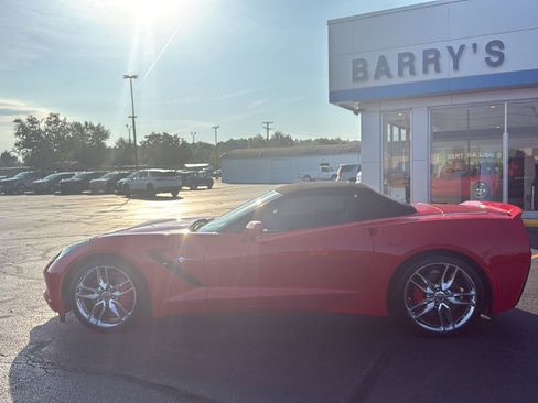 Used 2017 Chevrolet Corvette Stingray Convertible RWD image 2