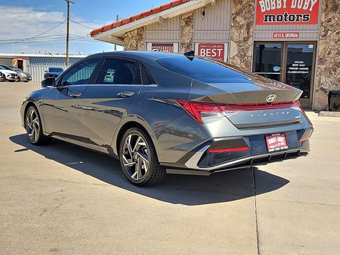 Used 2024 Hyundai Elantra Limited image 2