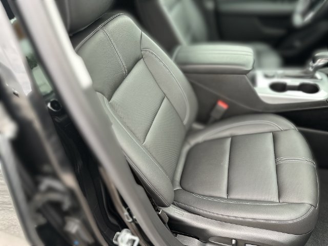 Used 2024 Chevrolet Blazer LT w/ Midnight/Sport Edition FWD image 33