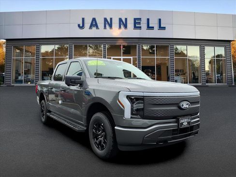 New 2025 Ford F150 Lightning XLT image 2