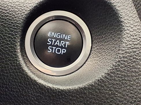 Used 2023 Toyota Corolla Cross XLE w/ Convenience Package image 21