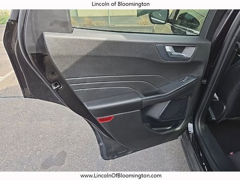 Used 2024 Ford Escape Platinum image 40
