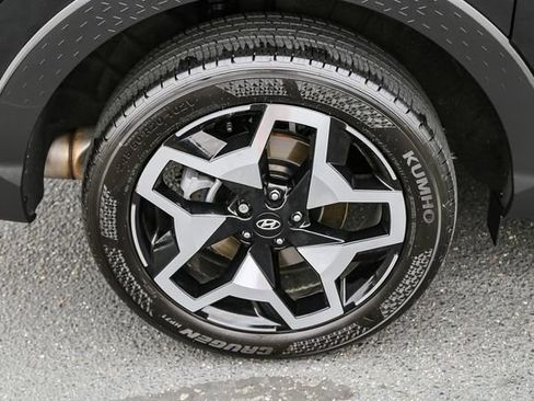 Certified 2024 Hyundai Santa Cruz Limited image 11