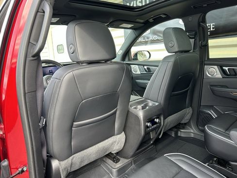 Used 2025 Buick Enclave Avenir w/ LPO, Floor Liner Package AWD/4WD image 14