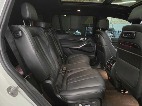 Used 2022 BMW X7 xDrive40i w/ M Sport Package AWD/4WD image 12