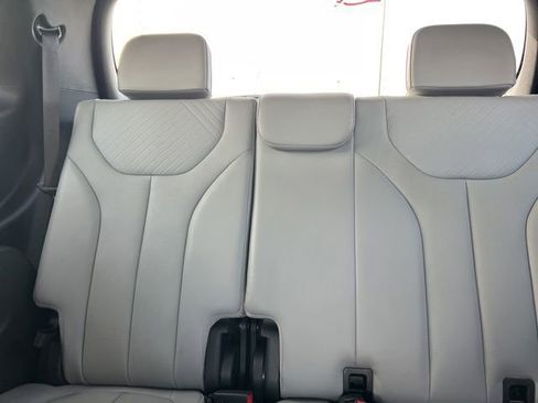 Used 2025 Hyundai Palisade SEL image 31