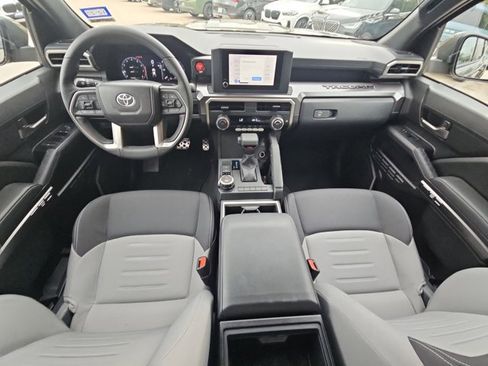 Used 2025 Toyota Tacoma TRD Sport image 17