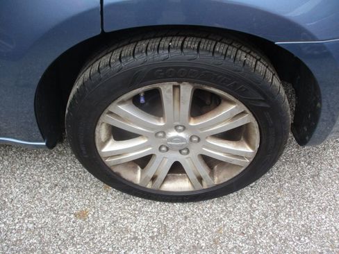 Used 2011 Chrysler 200 Touring image 7