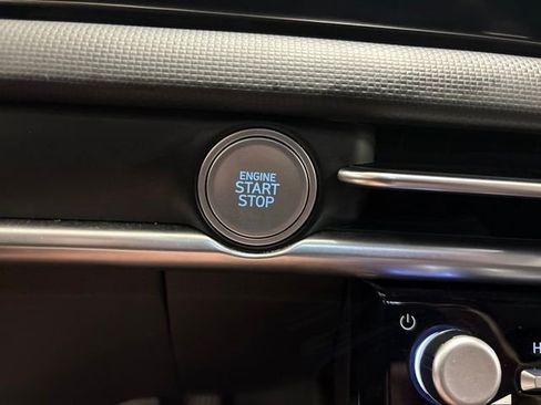 Certified 2025 Hyundai Santa Cruz SE AWD/4WD image 18