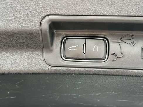 Used 2022 Ford Explorer XLT RWD image 22