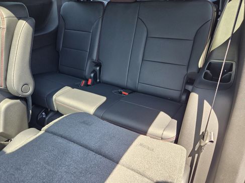 New 2026 Chevrolet Traverse RS w/ LPO, Floor Liner Package image 7