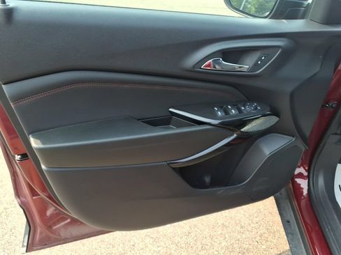 Used 2024 Chevrolet Trax RS w/ Sunroof Package FWD image 11