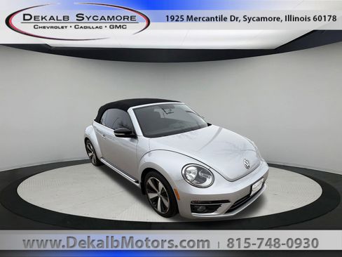 Used 2013 Volkswagen Beetle 2.0T image 1