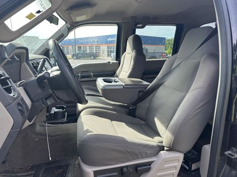 Used 2010 Ford F350 XLT RWD image 3