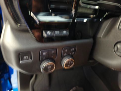 Used 2022 Chevrolet Silverado 1500 ZR2 w/ Technology Package AWD/4WD image 33