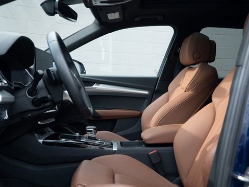 Certified 2025 Audi Q5 2.0T Premium w/ Convenience Plus Package image 17