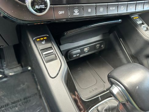 Used 2023 Kia Telluride S image 40