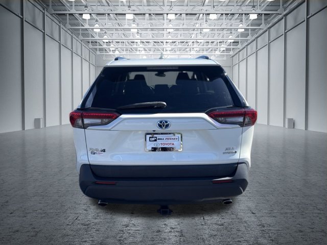 Used 2021 Toyota RAV4 XLE Premium AWD/4WD image 4