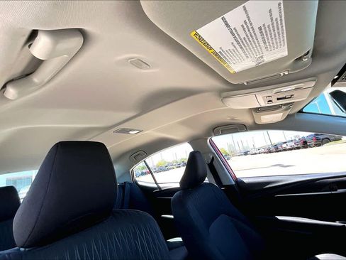 Used 2025 Toyota Camry LE image 14