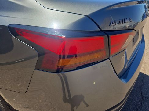 Used 2025 Nissan Altima 2.5 SV FWD image 20