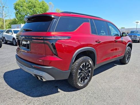 Used 2024 Chevrolet Traverse Z71 w/ LPO, Floor Liner Package AWD/4WD image 10