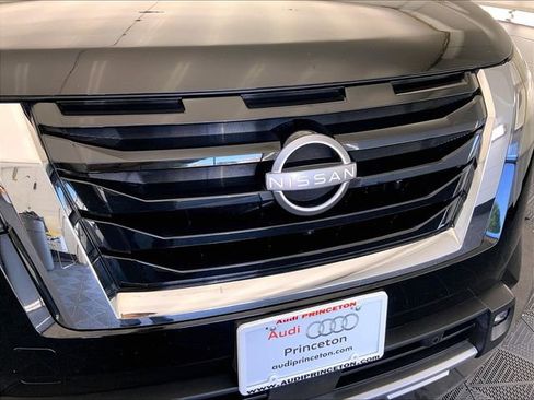 Used 2022 Nissan Pathfinder Platinum w/ Cargo Package AWD/4WD image 30