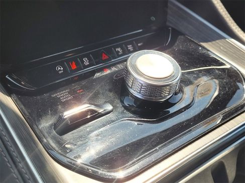 Used 2023 Jeep Wagoneer L Series II image 21