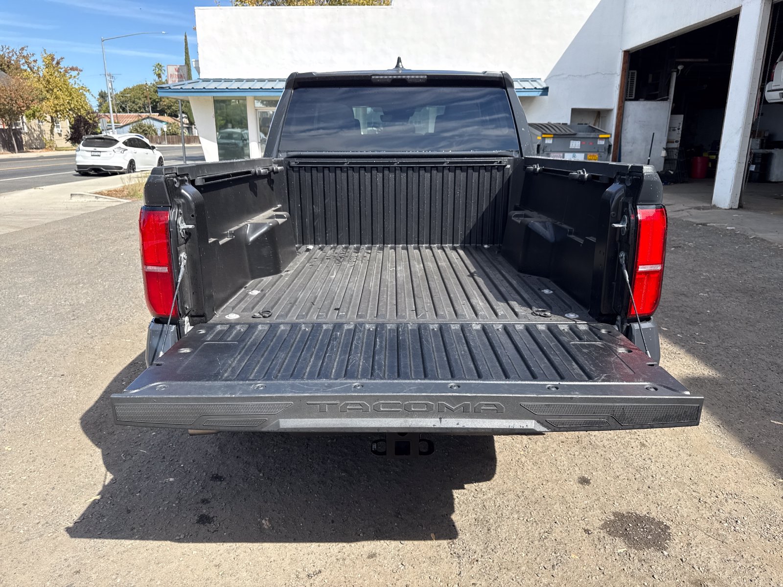 Used 2024 Toyota Tacoma SR5 AWD/4WD image 23