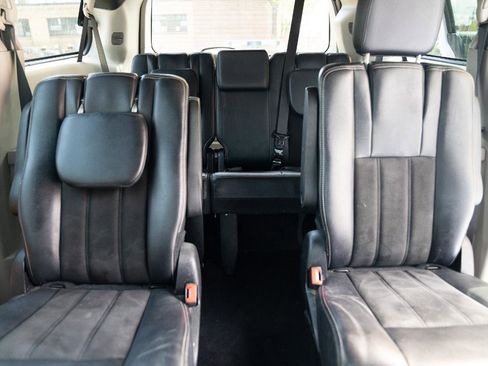 Used 2019 Dodge Grand Caravan SXT FWD image 27