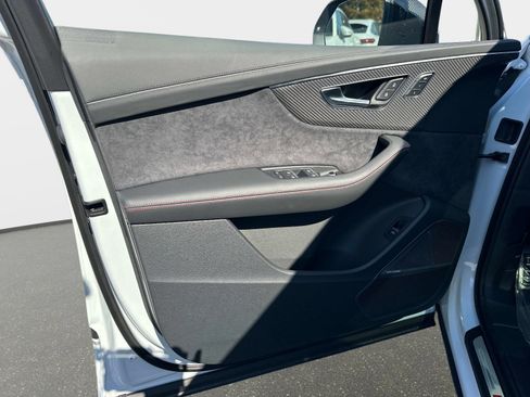 New 2026 Audi SQ7 Prestige image 17