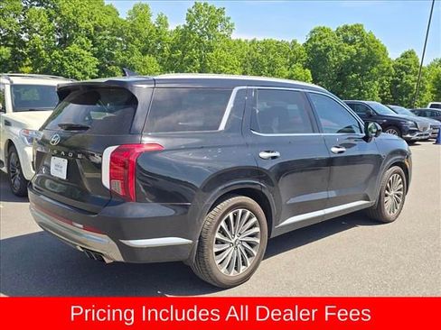 Used 2023 Hyundai Palisade Calligraphy w/ Winter Package FWD image 3