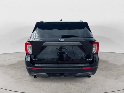 Used 2022 Ford Explorer XLT w/ Equipment Group 202A AWD/4WD image 8