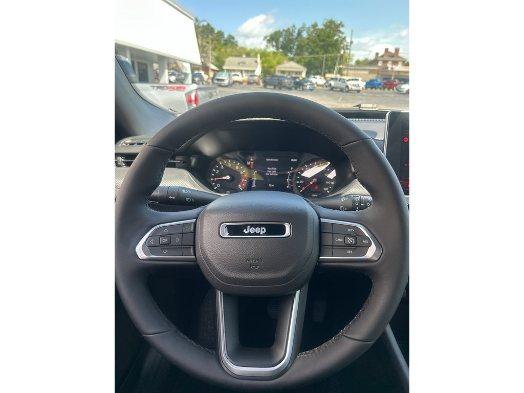 New 2026 Jeep Compass Latitude AWD/4WD image 14