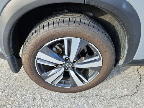 Used 2022 Nissan Rogue SL w/ SL Premium Package image 43